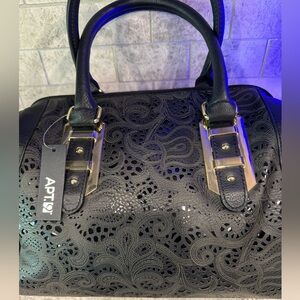 Apt 9 Shira Satchel in black